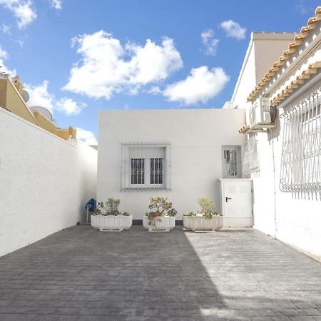 Modern Detached 4 Bed 3 Bath Villa With Private Pool Close To All Amenities فيلا مارتن المظهر الخارجي الصورة