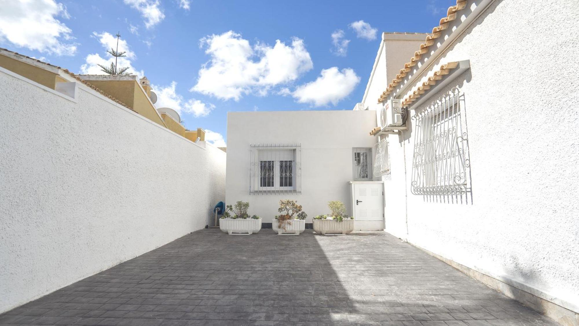 Modern Detached 4 Bed 3 Bath Villa With Private Pool Close To All Amenities فيلا مارتن المظهر الخارجي الصورة