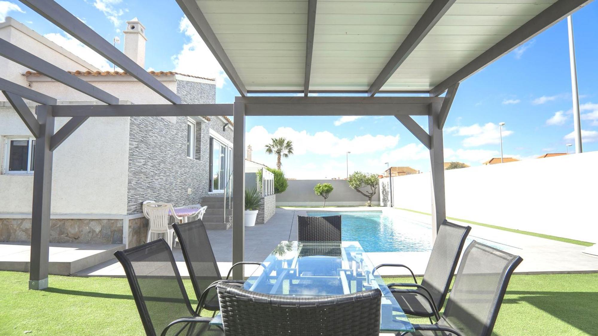 Modern Detached 4 Bed 3 Bath Villa With Private Pool Close To All Amenities فيلا مارتن المظهر الخارجي الصورة